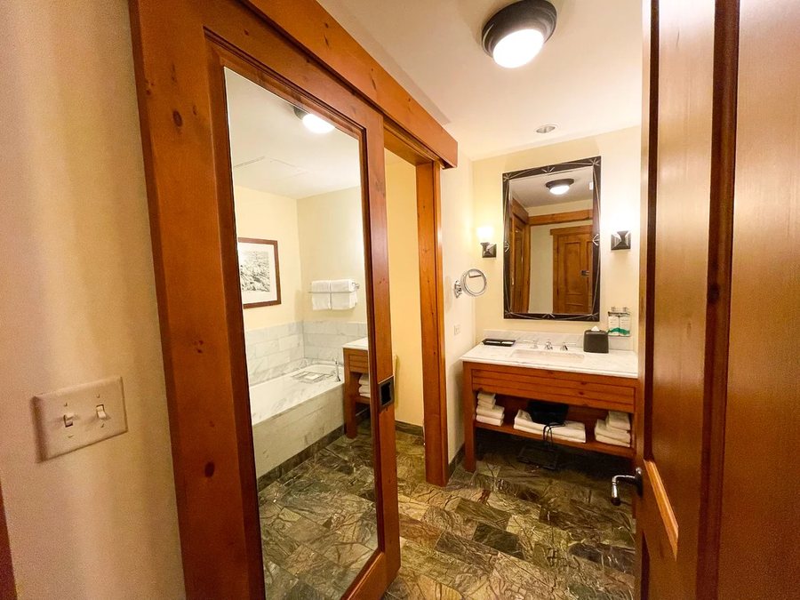 Stowe Meadows — Bathroom