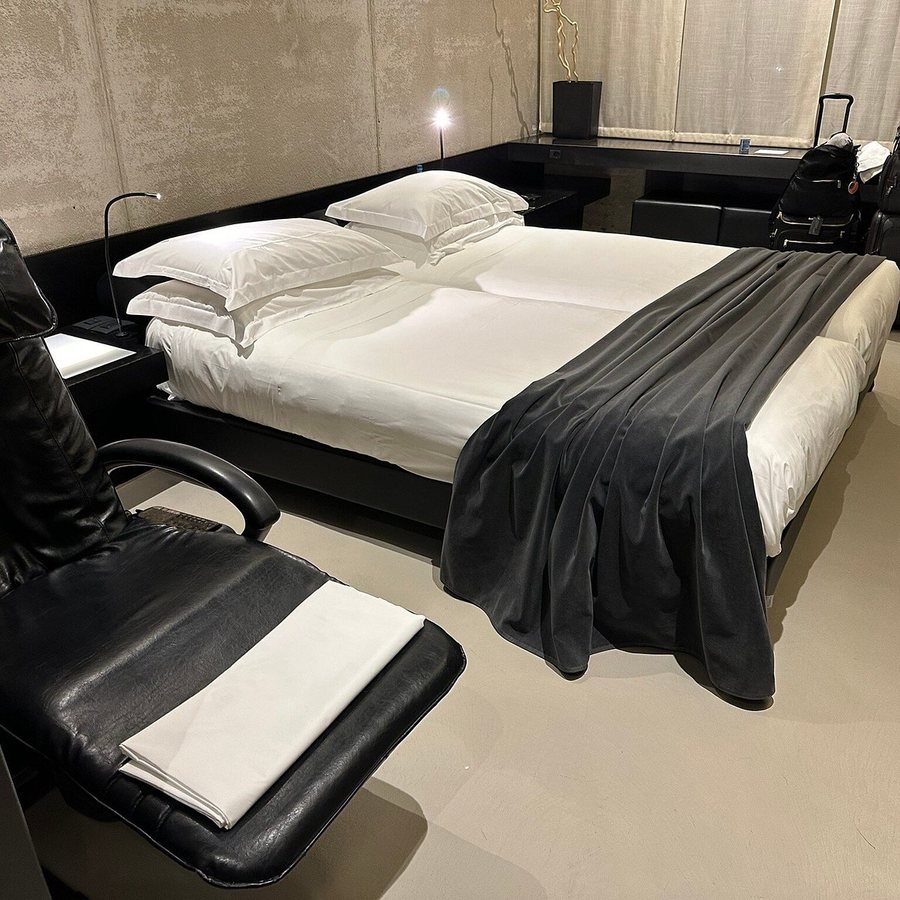 STRAFhotel bar — Guest room
