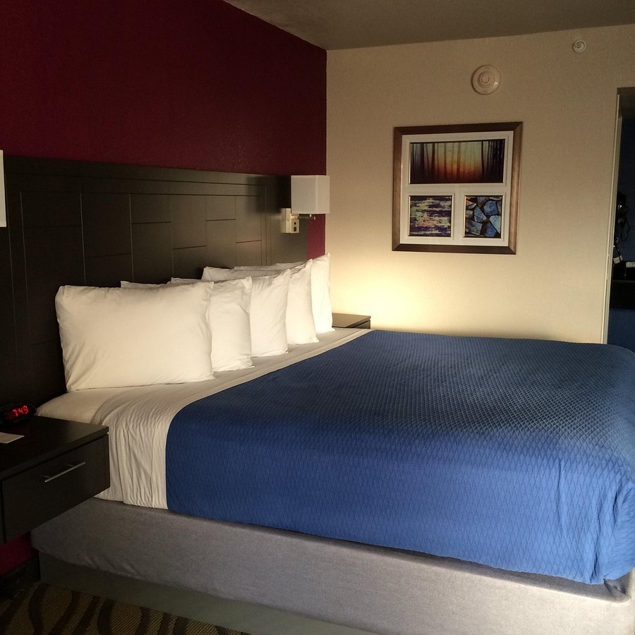 Stratford House Inns — Guest room