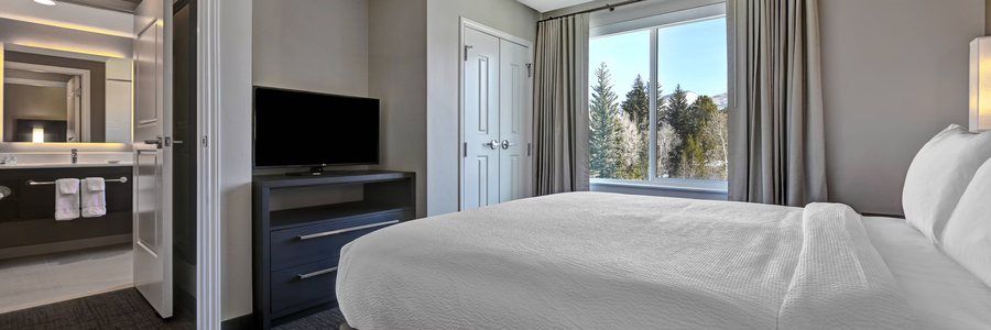 Strawberry Park Hot Springs — Guest room