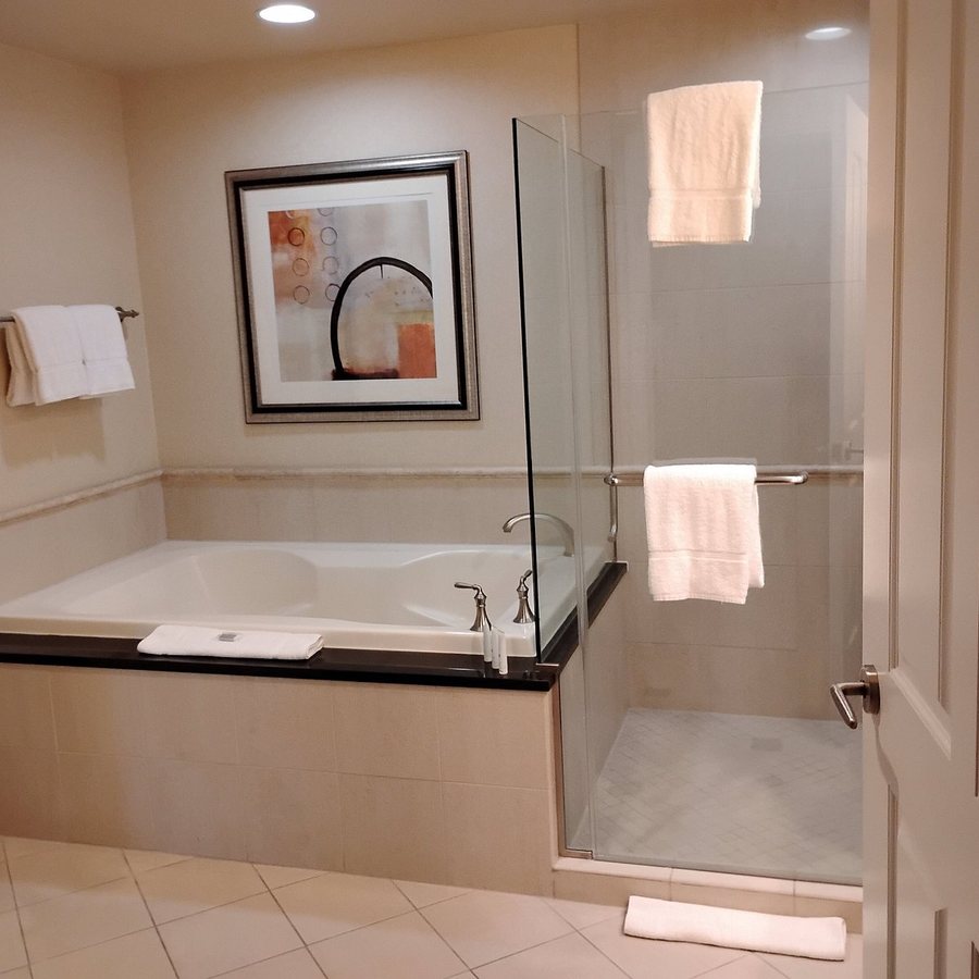 StripViewSuites at Signature Las Vegas Nevada — Bathroom