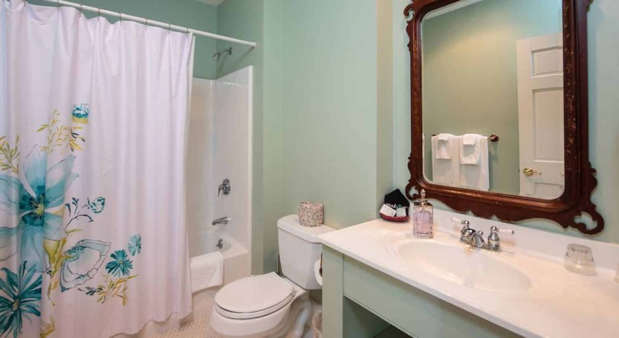 Strong House Inn — Bathroom