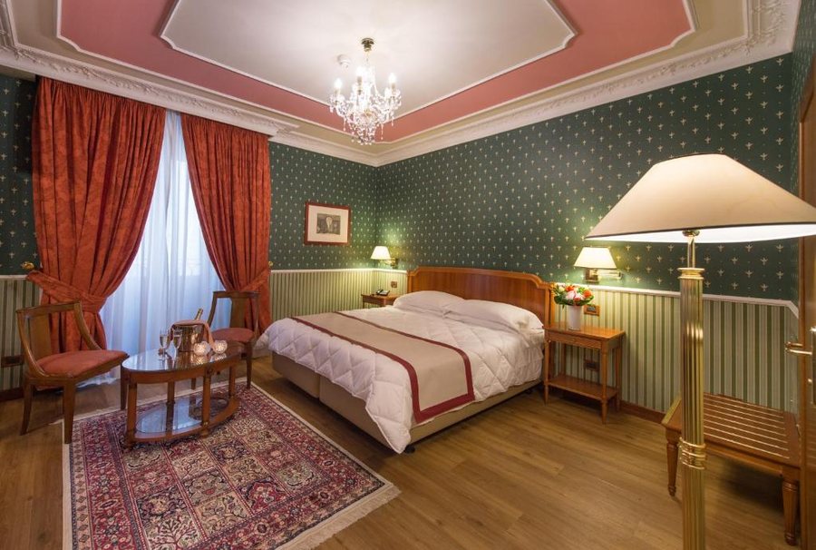 Strozzi Palace Hotel — Guest room