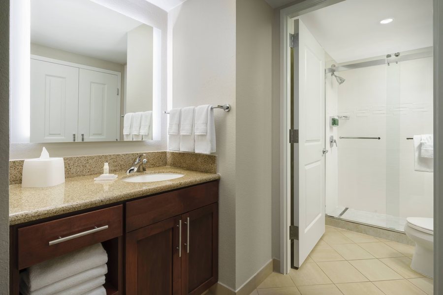 Studio 6 Extended Stay Austin TX Northwest — Bathroom