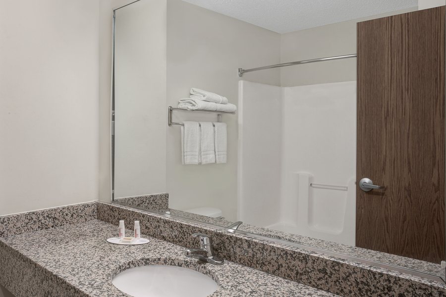 Studio 6 Extended Stay Greensboro NC — Bathroom