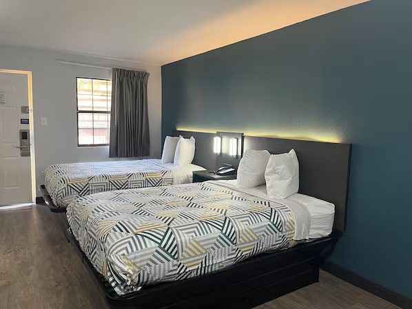 Studio 6 Extended stay Huntsville AL US Space Rocket Center — Guest room