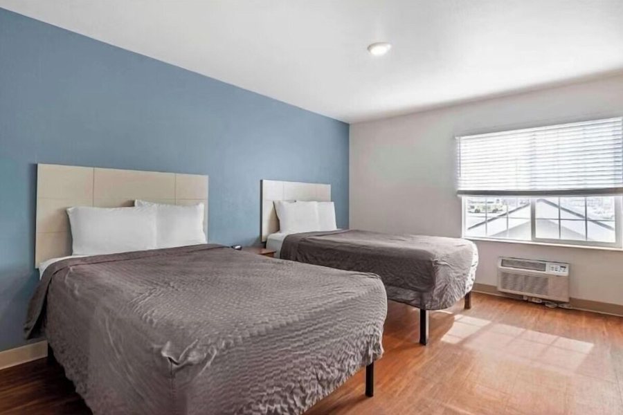 Studio 6 Extended Stay Wichita South KS — Guest room
