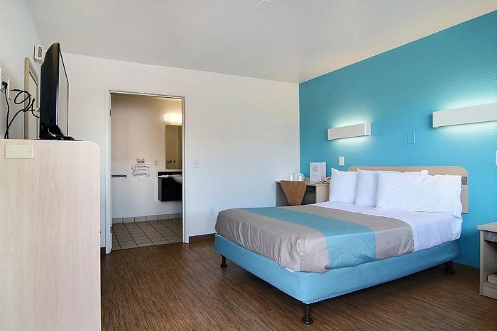 Studio 6 Lubbock TX — Guest room
