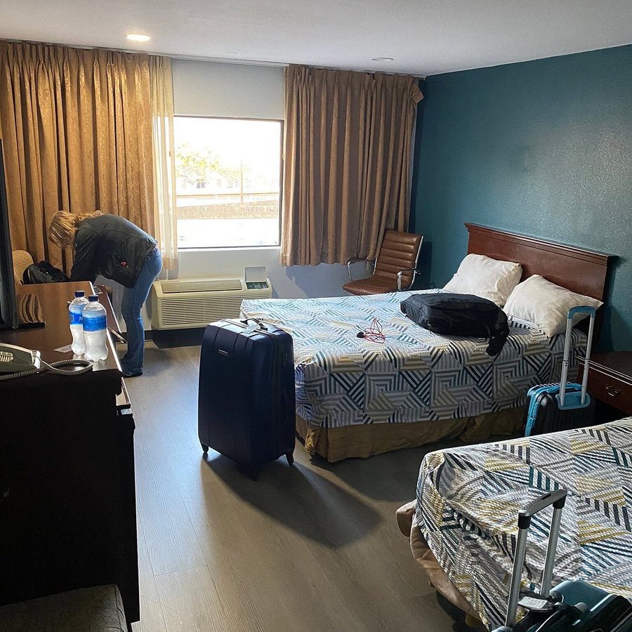 Studio 6 San Pedro CA Port of Los Angeles Los Angeles California — Guest room