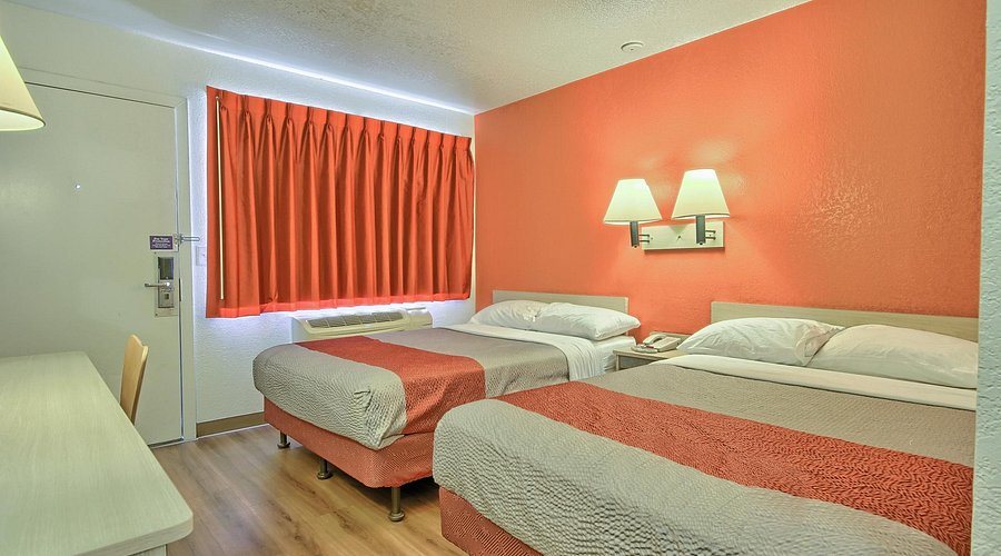 Studio 6 Suites Fresno North CA — Guest room