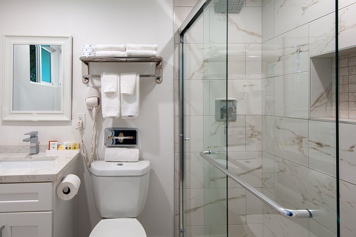 Studio City Inn Los Angeles California — Bathroom