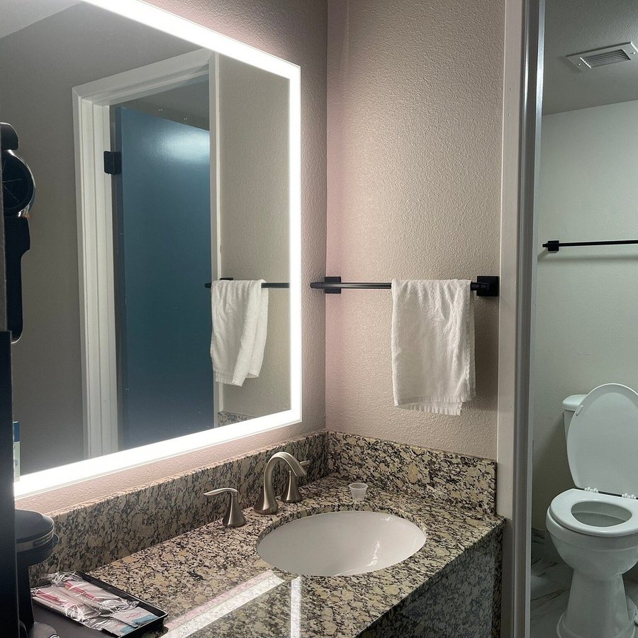 Studio Z Ascend Hotel Collection — Bathroom