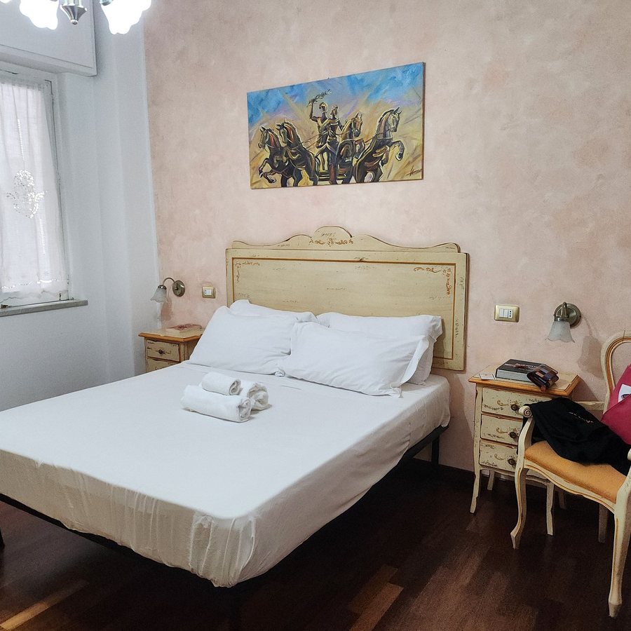 Stupor Mundi Bed and Breakfast — Guest room