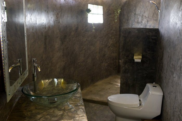 Suan Sati Yoga Retreat Chiang Mai — Bathroom