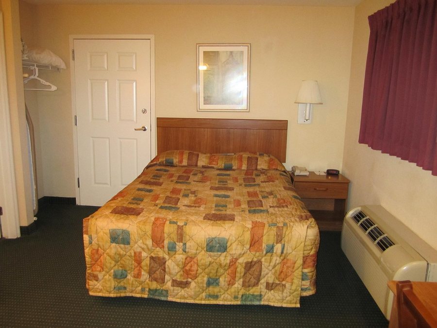 Suburban Extended Stay Hotel — Guest room
