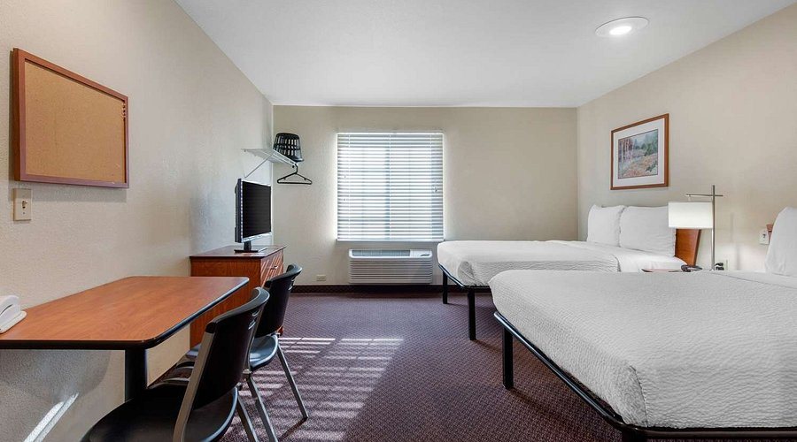 Suburban Extended Stay Hotel Huntsville University Area — Guest room