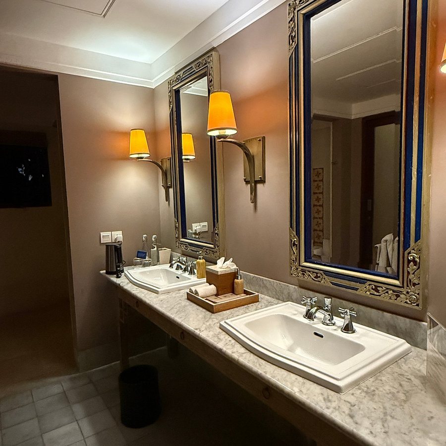 Sudamala Resort Sanur — Bathroom
