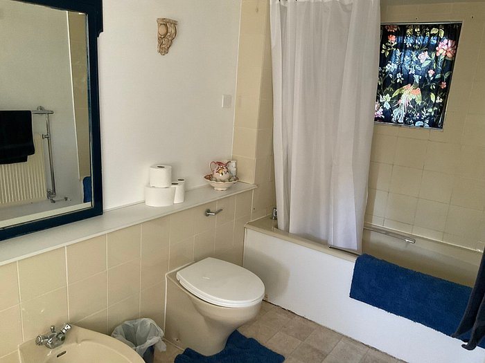 Sue s B B — Bathroom