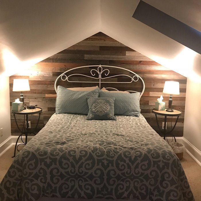 Sugar Magnolia Bed Breakfast — Guest room