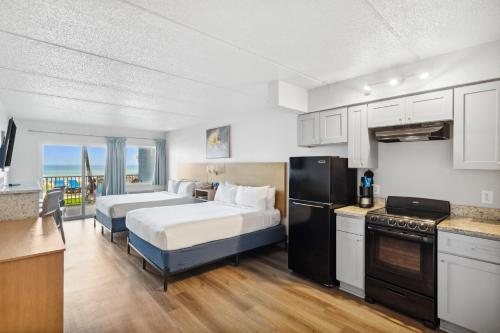 Sugar Sands Beachfront Hotel a By The Sea Resort — Guest room