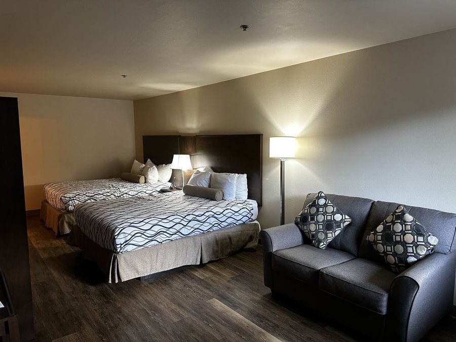 Sugarloaf Mt Motel — Guest room