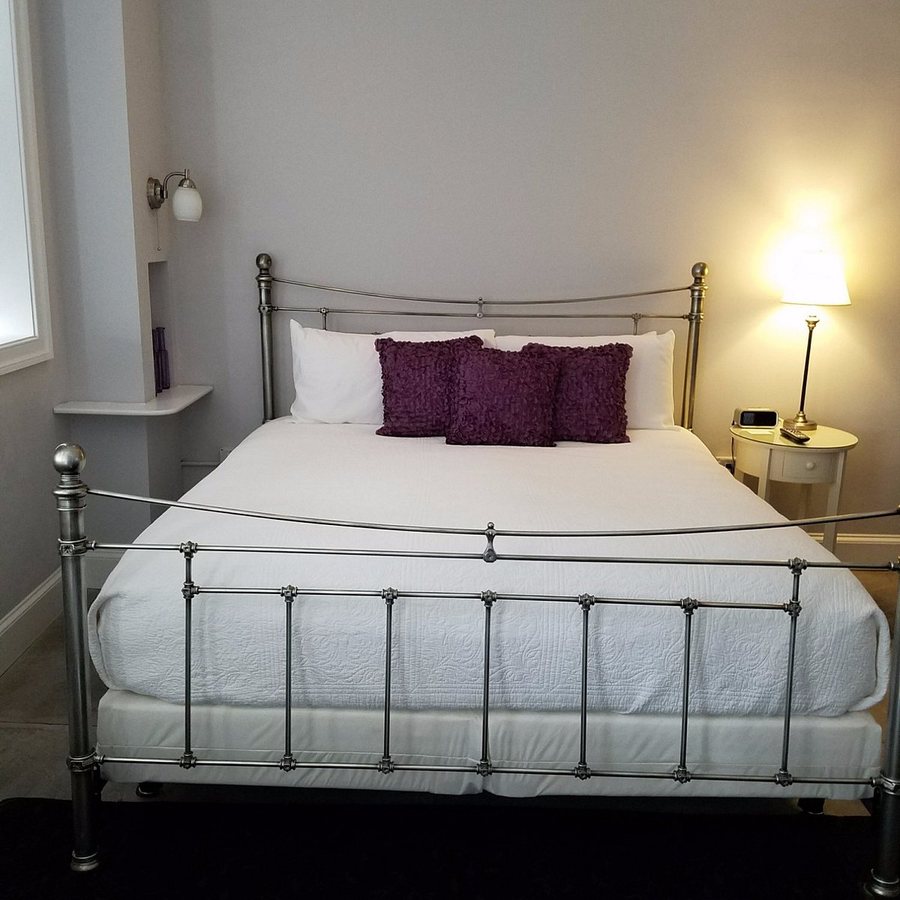 Suites at 249 — Guest room