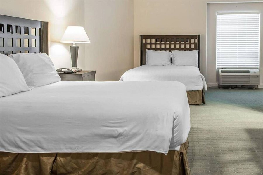 Suites at Sunchase — Guest room