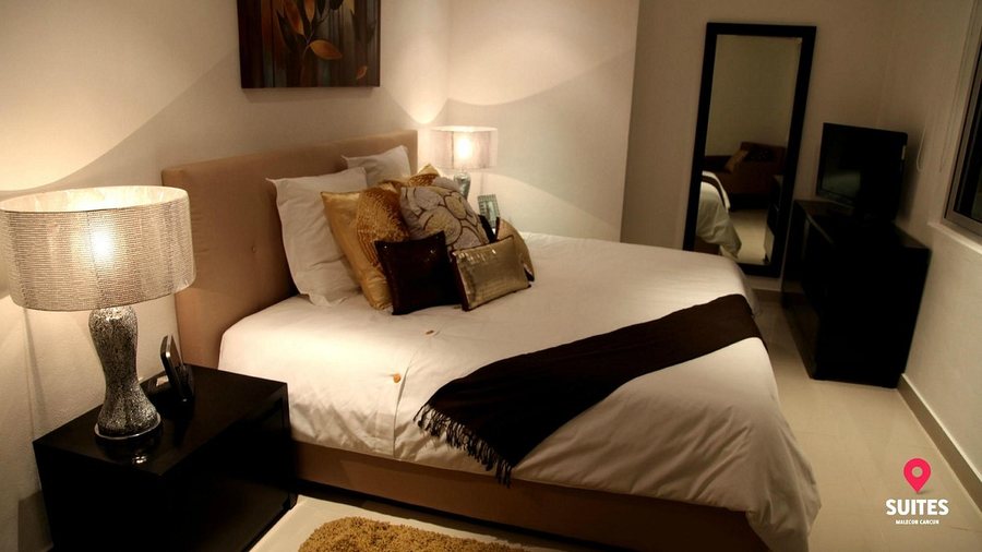 Suites Malecon Cancun — Guest room
