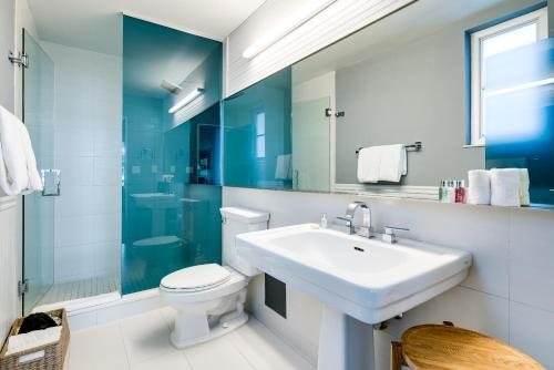 Suites on South Beach Miami Beach Florida — Bathroom