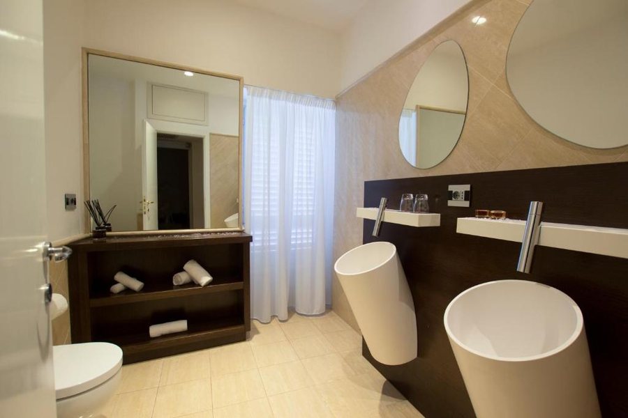 SuiteSistina for Brave Lovers — Bathroom