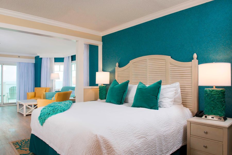Summer Place — Guest room