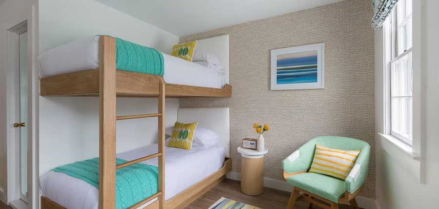 Summercamp — Guest room