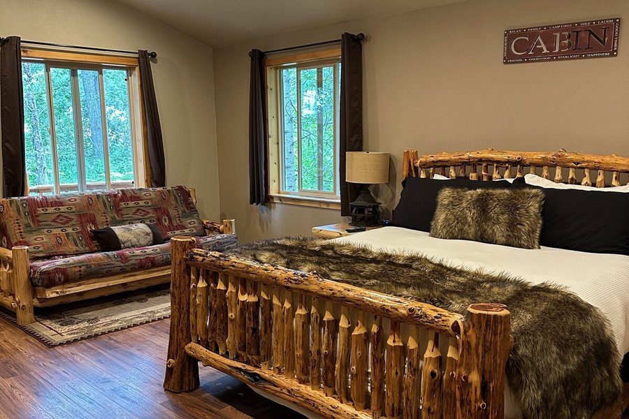 Summit Lake Lodge — Guest room