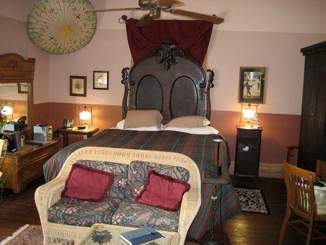 Summit Street Inns — Guest room