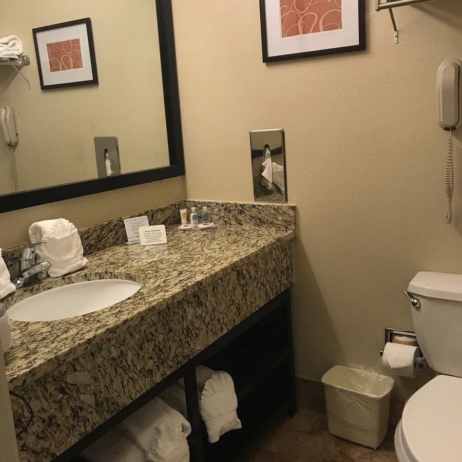 Summit Suites — Bathroom
