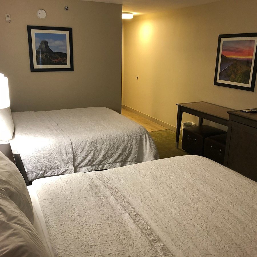 Summit Suites — Guest room