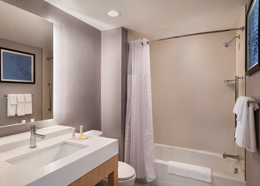 Sun Outdoors Lake Travis — Bathroom
