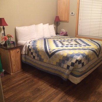 Sun Outdoors Lake Travis — Guest room