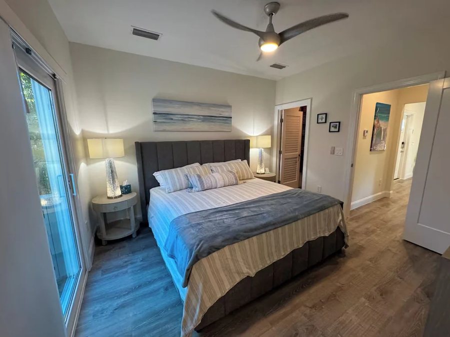 Sun Retreats Naples East — Guest room