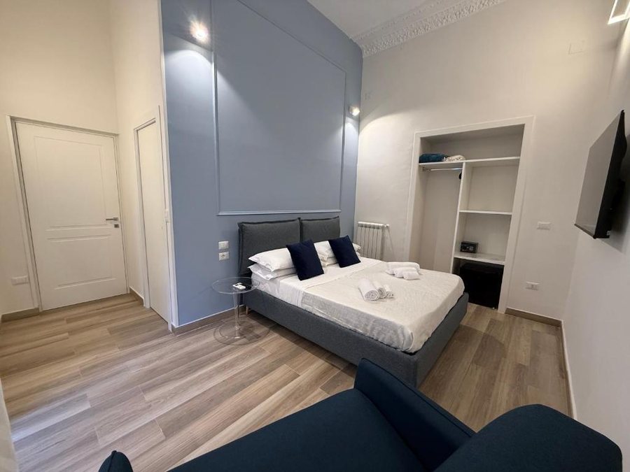 Sun Retreats Naples — Guest room