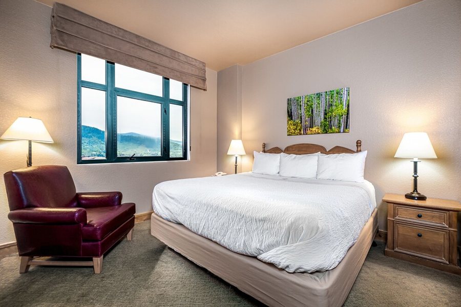 Sunburst Condominiums — Guest room