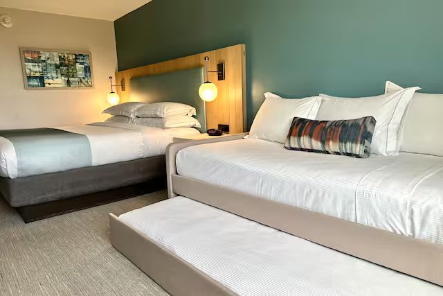 Suncoast Park Hotel Anaheim Resort Tapestry By Hilton — Guest room