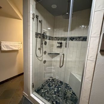 Sundara Inn and Spa — Bathroom