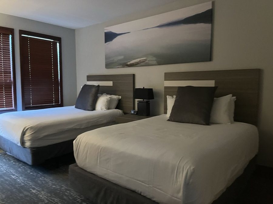 Sundara Inn and Spa — Guest room