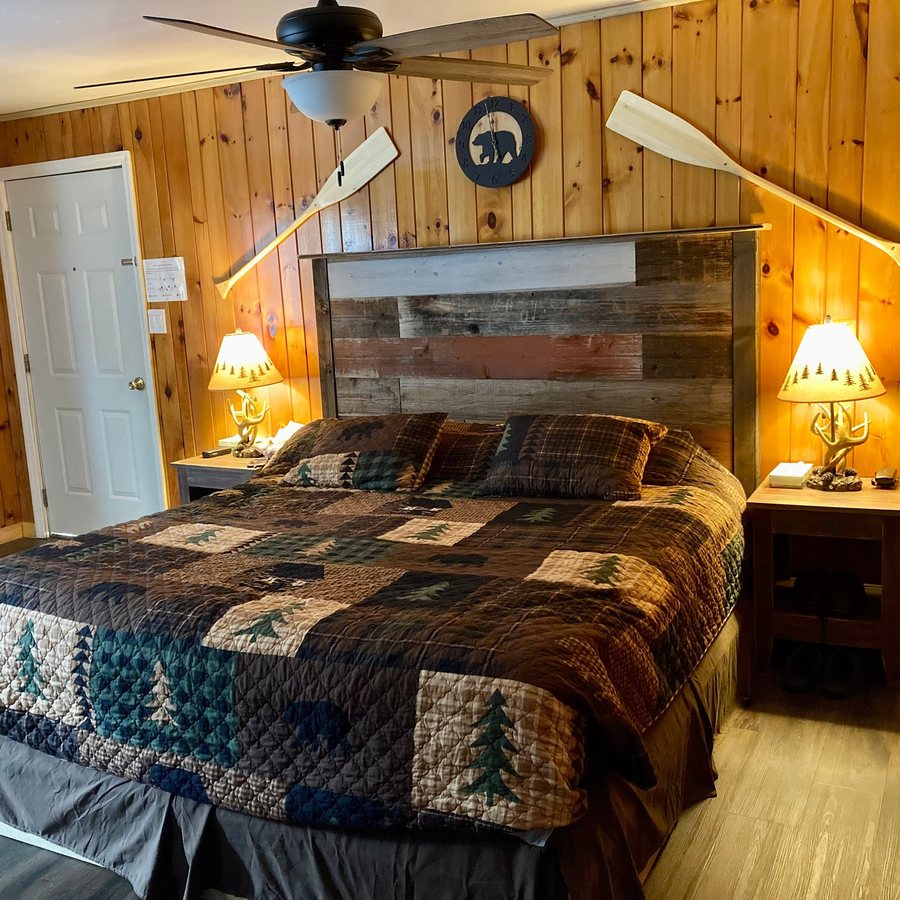 Sundowner Motel — Guest room