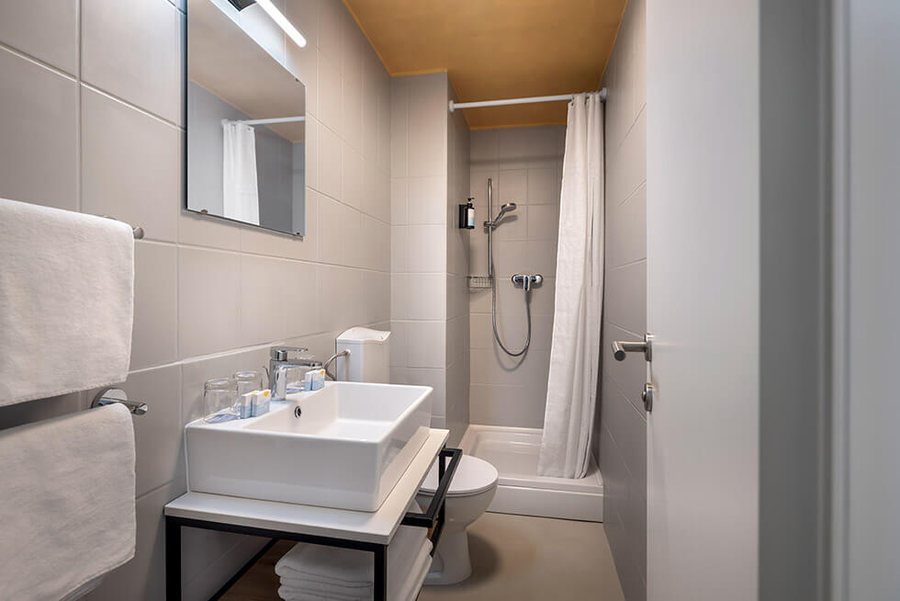 Sunny Makarska By Valamar — Bathroom