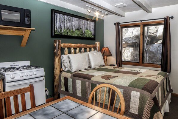 Sunnyside Knoll Resort — Guest room