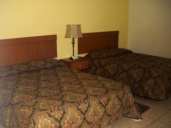Sunrise Motel — Guest room