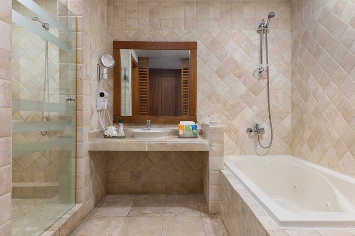 Sunscape Coco Punta Cana — Bathroom