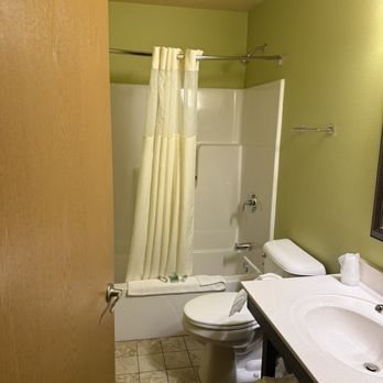 Sunset Bay Resort Suites — Bathroom